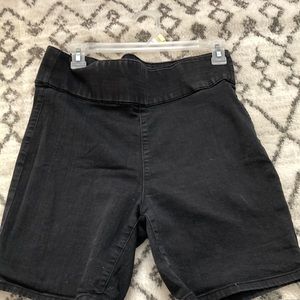 Almost famous black shorts